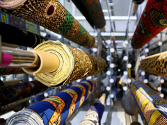 【母亲河畔的中国】家纺之都探秘世博馆，小作坊“纺”出超千亿产业集群