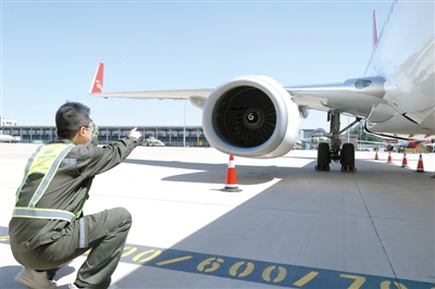 【要闻-文字列表】【河南在线-文字列表】 郑州机场首次完成波音飞机A检 拓展飞机维修业务