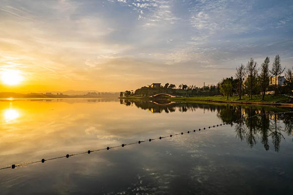 成都兴隆湖正式开湖风景如画美不胜收