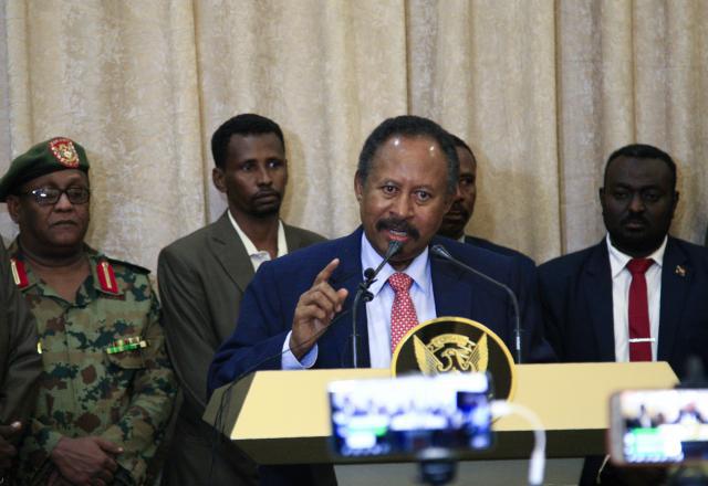 Waziri Mkuu wa Sudan arejea nyumbani akiwa chini ya ulinzi mkali_fororder_苏丹头图