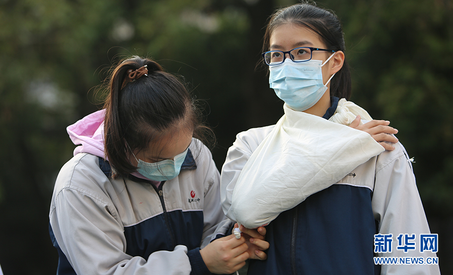 防空演练增强学生国防意识根植爱国精神