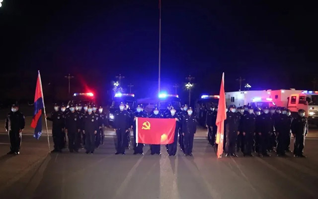 内蒙古多地公安干警驰援额济纳旗