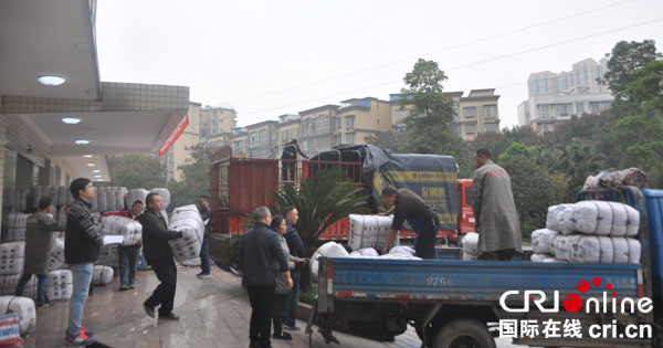 图片默认标题_fororder_装车。摄影--张清锐_0098