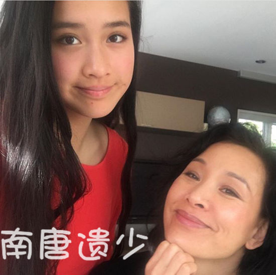 陈冲与二婚老公女儿近照曝光 长相甜美亭亭玉立