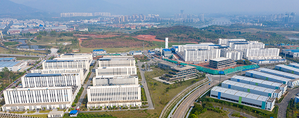 成都金堂领跑光伏新赛道 建设千亿级光伏产业集群_fororder_光伏产业集群生产基地-供图-金堂县委宣传部