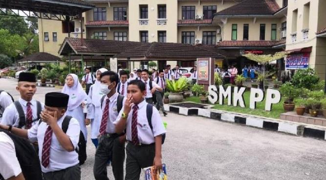 75名学生出现呼吸障碍马来西亚柔佛州400多所学校停课