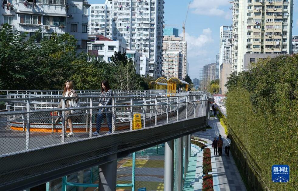 【文化旅游-右侧轮播图】退役铁路线的美丽变身——探访上海百禧公园