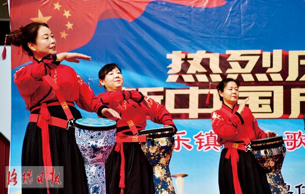 洛阳:多彩活动庆七一 洛阳:多彩活动庆七一