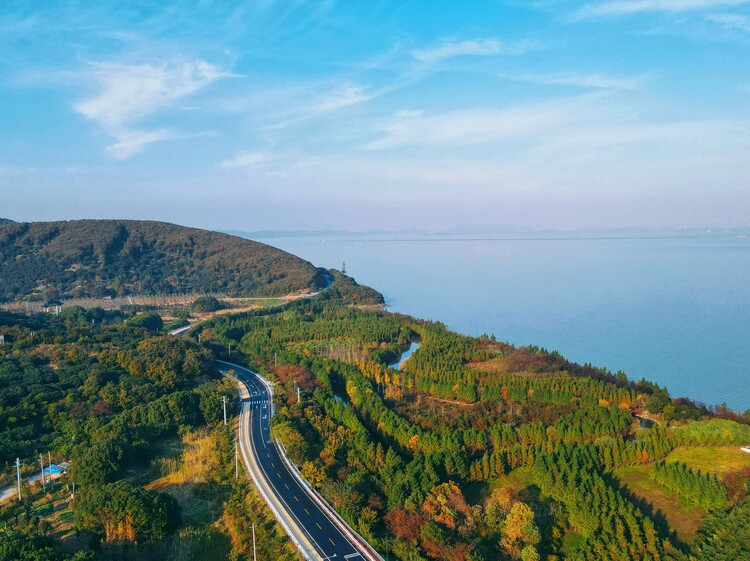 无锡滨湖:湖光潋滟映山色 醉美风景入画来