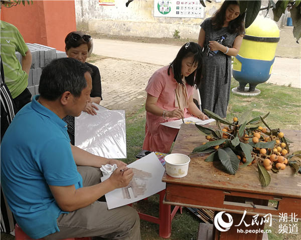 湖北艺术家：与时代互动、为生活鼓劲