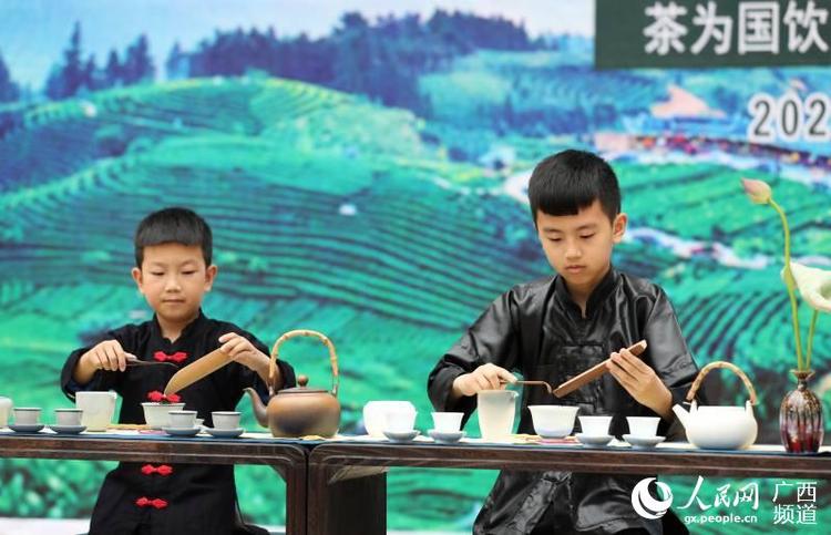 广西三江：国际茶日赛茶艺
