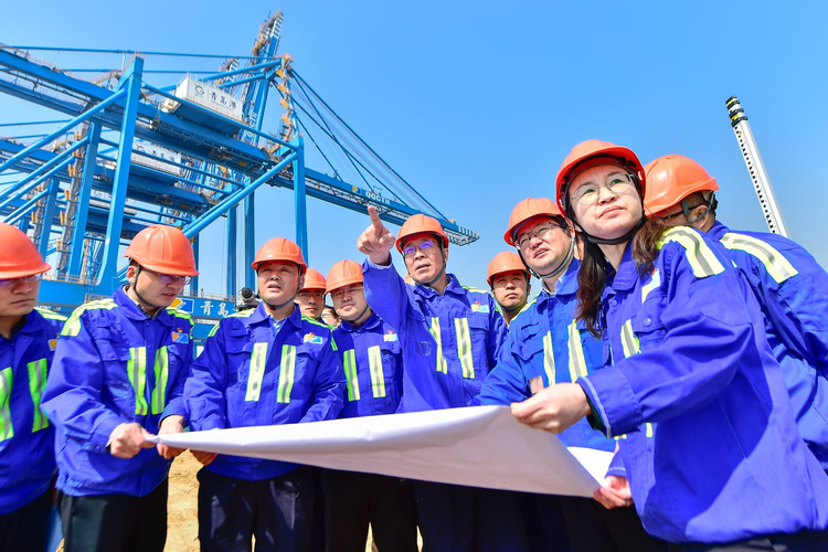 【原创】青岛西海岸新区市民张连钢被授予第八届全国道德模范荣誉称号_fororder_图片1