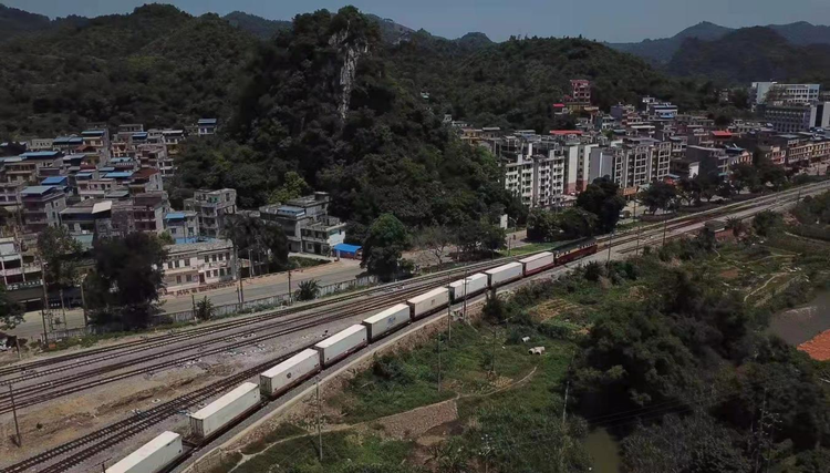 【A】广西铁路为中国与东盟经贸往来搭建“快车道”_fororder_图片 1