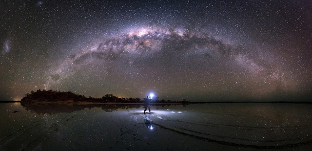 摄影师捕捉迷人星空 星河天幕美不胜收(图)