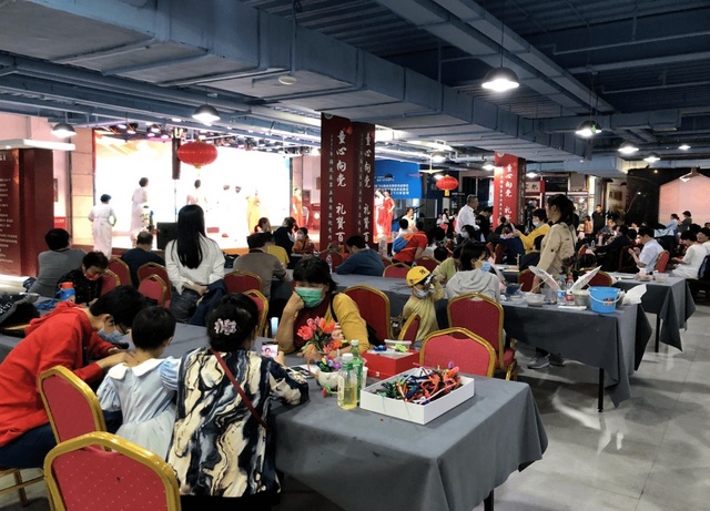 海淀区“到人民中去”系列活动— 精彩纷呈的群众文化活动把首都营造得喜庆热烈 海淀区“到人民中去”系列活动— 精彩纷呈的群众文化活动把首都营造得喜庆热烈