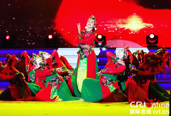 图片默认标题_fororder_现场表演（摄影-何芳）