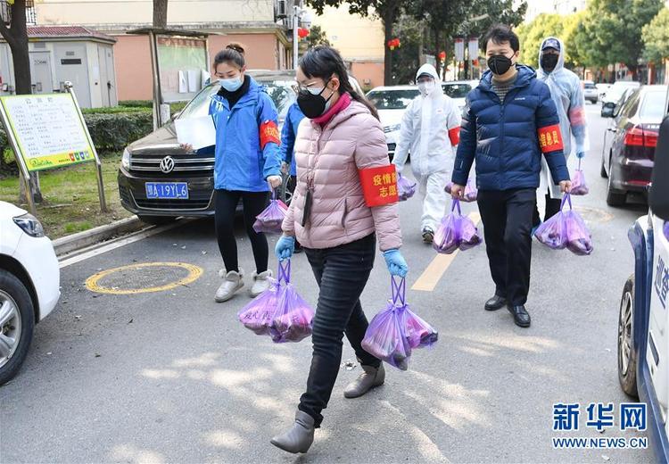 “始终把人民群众生命安全和身体健康放在第一位”——中国抗疫彰显“生命至上、人民至上”理念