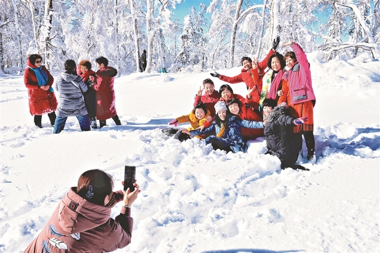 冰天雪地“醉”游人