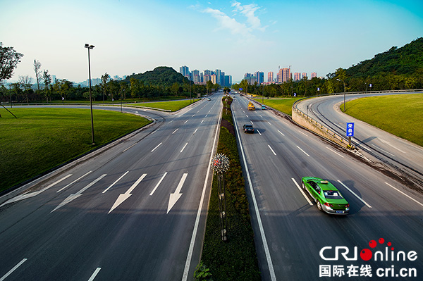 图片默认标题_fororder_高新区城市出入口（摄影-廖志全）