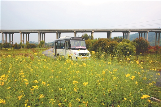 广西力争五月底前实现建制村通客车率达100%