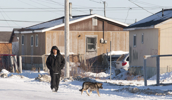 加拿大一原住民社区频发自杀事件 政府派危机小组介入