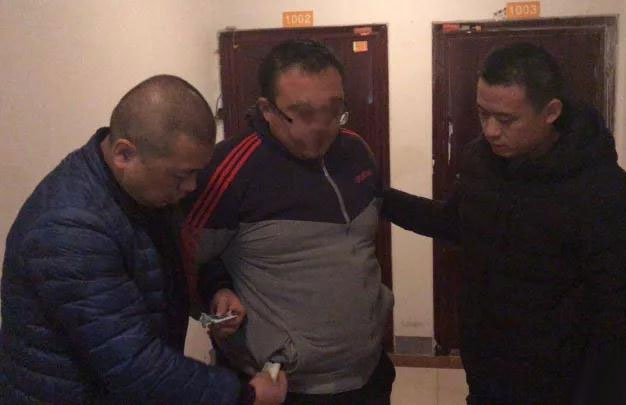 济南遭差评后捅伤4人逃逸的外卖小哥被抓