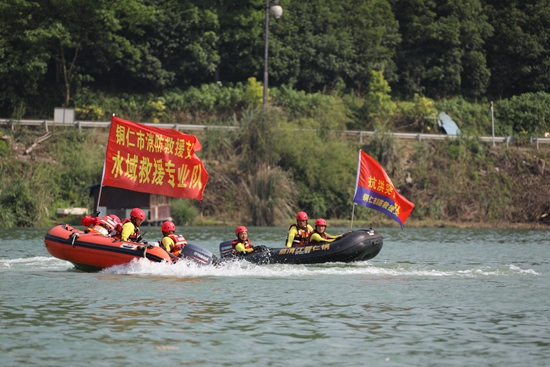 贵州铜仁：消防支队开展水域救援综合技能强化集训