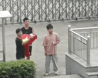 关于爱，最炽热的颜色，一定是中国红！