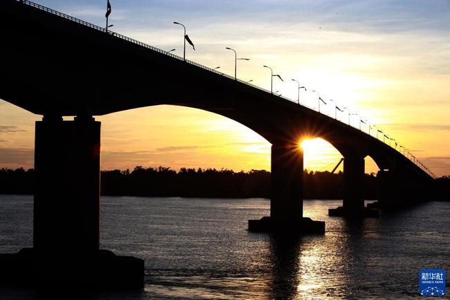 ຈັດ​ພິ​ທີ​ເປີດ​ການແລ່ນ​ລົດ​ຂົວ​ມິດ​ຕະ​ພາບ​ກຳ​ປູ​ເຈຍ-ຈີນ​ທີ່​ວິ​ສາ​ຫະ​ກິດ​ຈີນ​ເປັນ​ຜູ້​ຮັບ​ເໝົາ​ກໍ່​ສ້າງ_fororder_微信图片_20211124112327