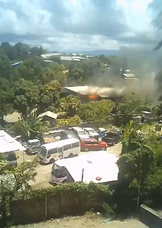 所罗门群岛总理住宅遭暴徒纵火焚烧