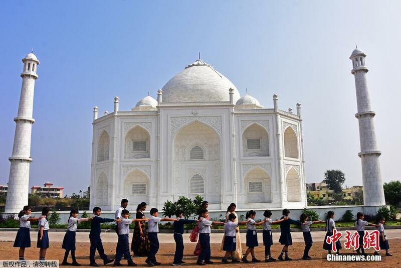 Dan kasar Indiya ya gina fada mai siffar Fadar Taj Mahal don nuna soyayya Dan kasar Indiya ya gina fada mai siffar Fadar Taj Mahal don nuna soyayya_fororder_d4e115fcb3664f258acaa147273132ef