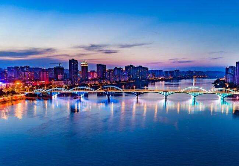 四川省楽山市でナイトクルージングが大人気