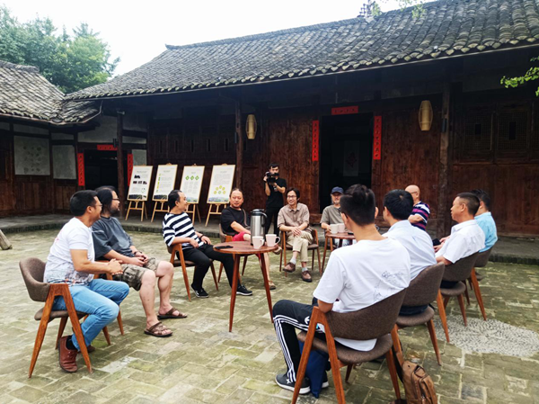 （导航成都）艺术家齐聚成都广福村 为乡村文化振兴献计献策