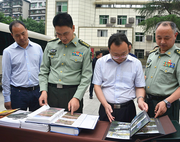 达州市委常委,达州军分区政委黄智辉,达州市委常委,政法委书记何政