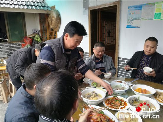 图片默认标题_fororder_图为贵州遵义花茂村红色之家农家乐老板王治强