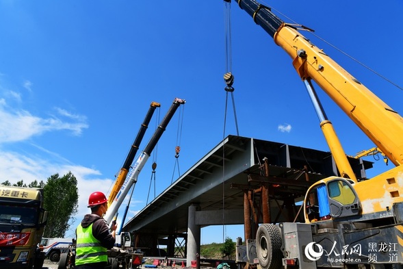 黑龙江省“百大项目”京哈高速改扩建工程跑出“加速度”