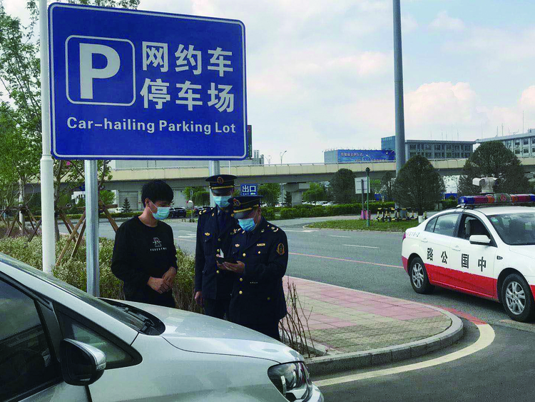 扮美城市窗口 打造流动风景 长春市地方道路运输管理局为市民出行创造良好环境