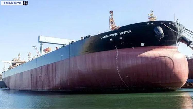 国产30万吨级油轮顺利交付使用