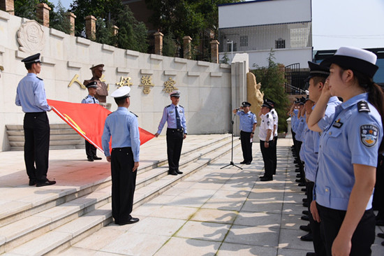 【CRI专稿 列表】重庆渝北警方举行“庆七一·保大庆”主题党日活动