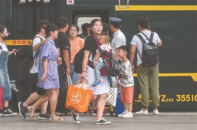 （交通运输列表 三吴大地南京 移动版）铁路南京站暑期运输拉开帷幕