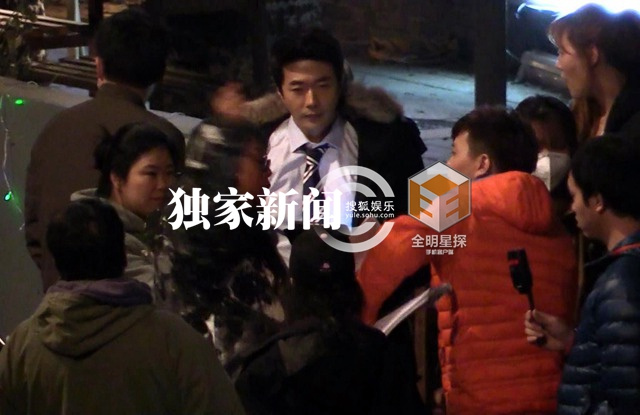独家：李念生二胎后复出 搭权相佑拍戏车内激吻