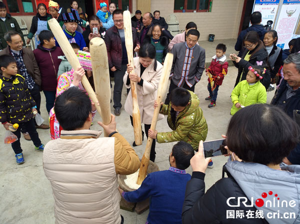 图片默认标题_fororder_民俗活动——打糍粑--摄影张勇