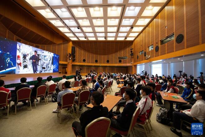 Kuliah Pertama Stesen Angkasa Lepas China Berjaya_fororder_tg2