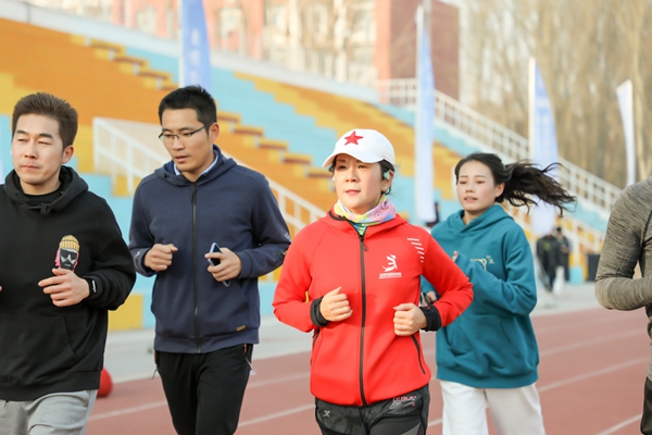 【教育频道】燕京理工学院纪念＂一二·九”：从长跑到体育无处不在