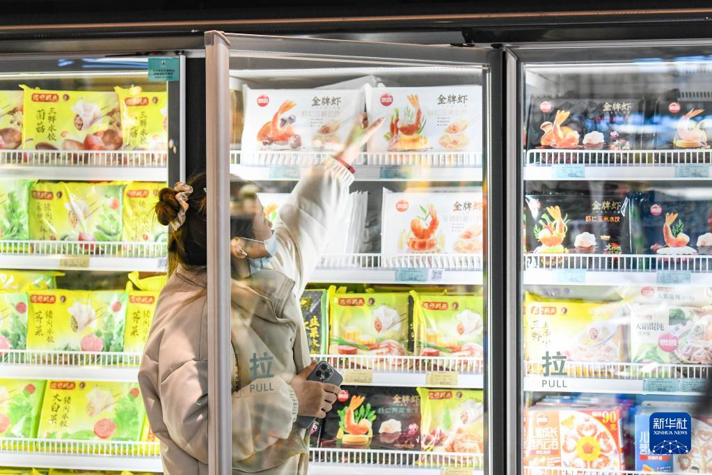 新华全媒+丨乌鲁木齐:冬至长夜暖 人间烟火情