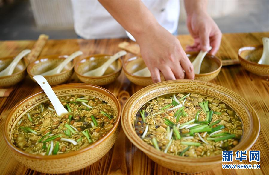 湖北恩施:“土家一绝”油茶汤