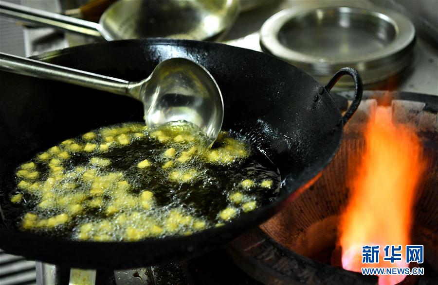 湖北恩施:“土家一绝”油茶汤