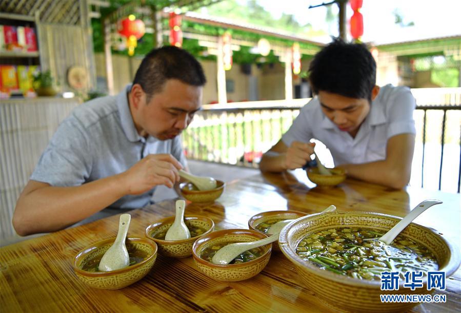 湖北恩施:“土家一绝”油茶汤