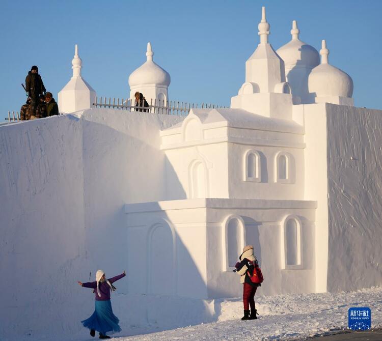 ໄຂງານວາງສະແດງສິລະປະຫິມະແລະນ້ຳກ້າມທ້າຍຢາງດາວນະຄອນຮາບິນແຂວງເຮີ່ຍລົງຈ່ຽງ ໄຂງານວາງສະແດງສິລະປະຫິມະແລະນ້ຳກ້າມທ້າຍຢາງດາວນະຄອນຮາບິນແຂວງເຮີ່ຍລົງຈ່ຽງ_fororder_微信图片_20211225125601