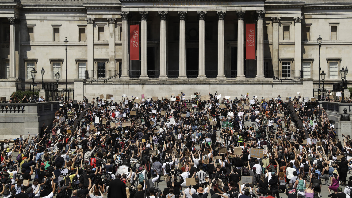 “弗洛伊德之死”引发全球多地抗议游行